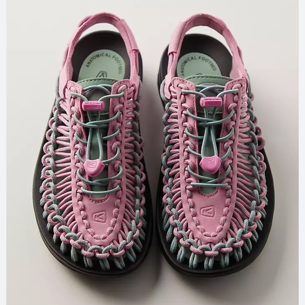 Women’s keen uneek Sneakers US 9.5